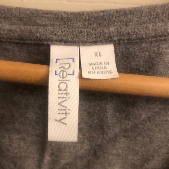 Sparkle Tshirt.  Everyone deserves to sparkle! SZ- xL  Grey top. New. Never worn - Picture 4 of 12